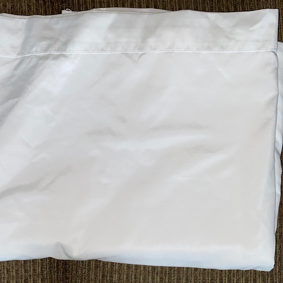 Room Essentials Target Twin XL white sheets - Picture 1 of 5